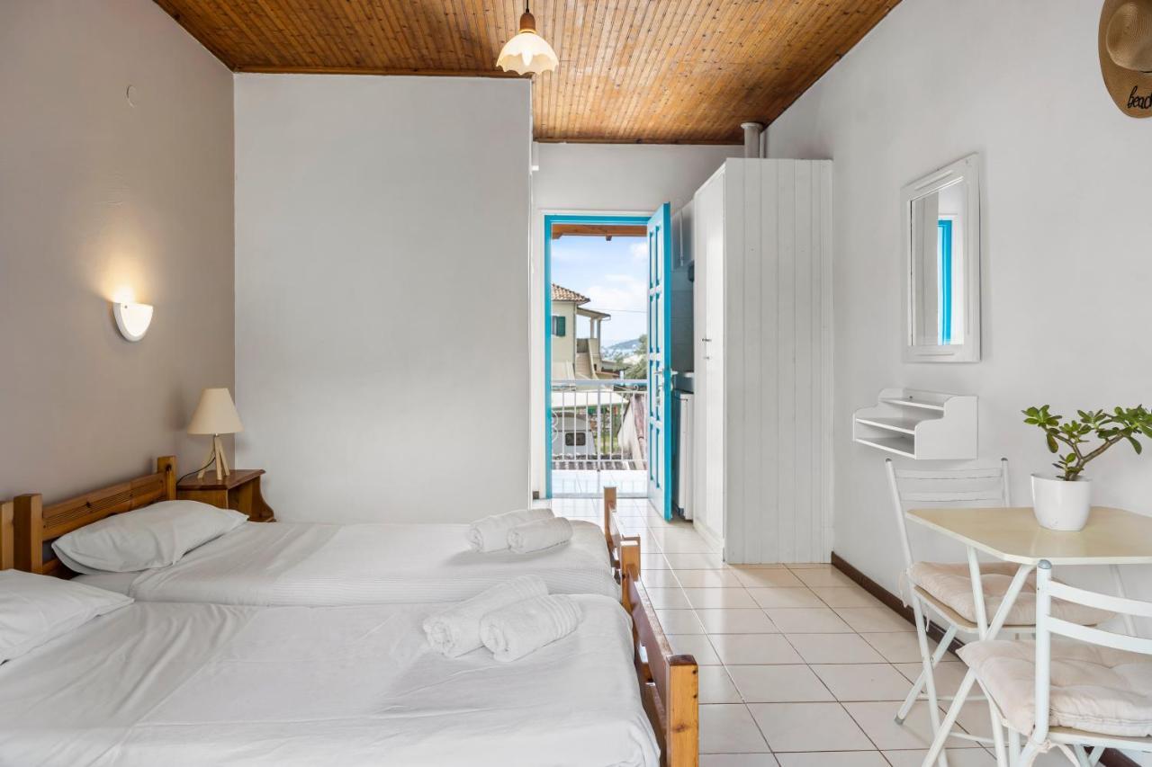 Oceanis Rooms ميكروس جيالوس المظهر الخارجي الصورة