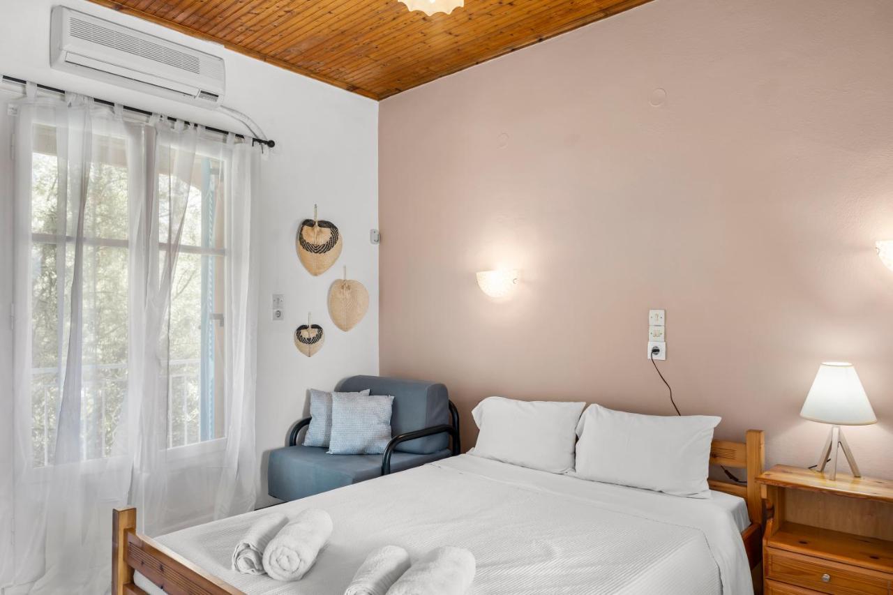 Oceanis Rooms ميكروس جيالوس المظهر الخارجي الصورة