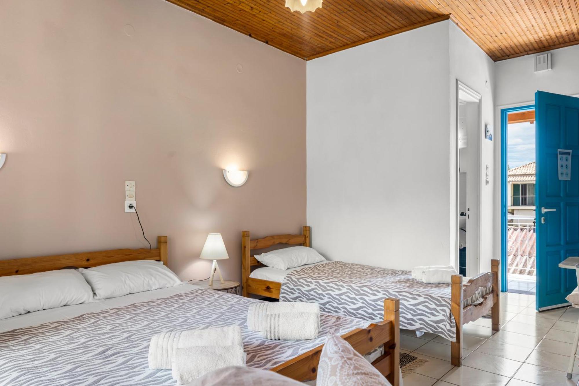 Oceanis Rooms ميكروس جيالوس المظهر الخارجي الصورة