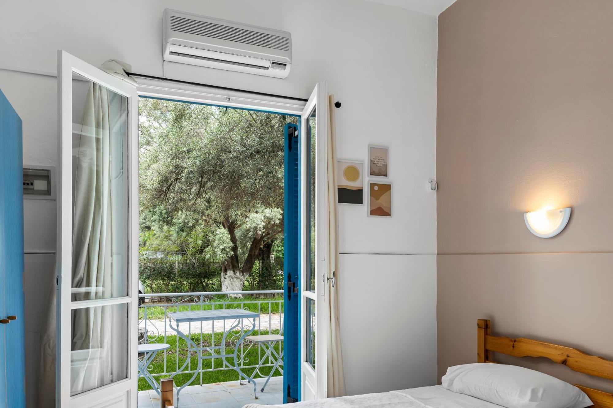 Oceanis Rooms ميكروس جيالوس المظهر الخارجي الصورة